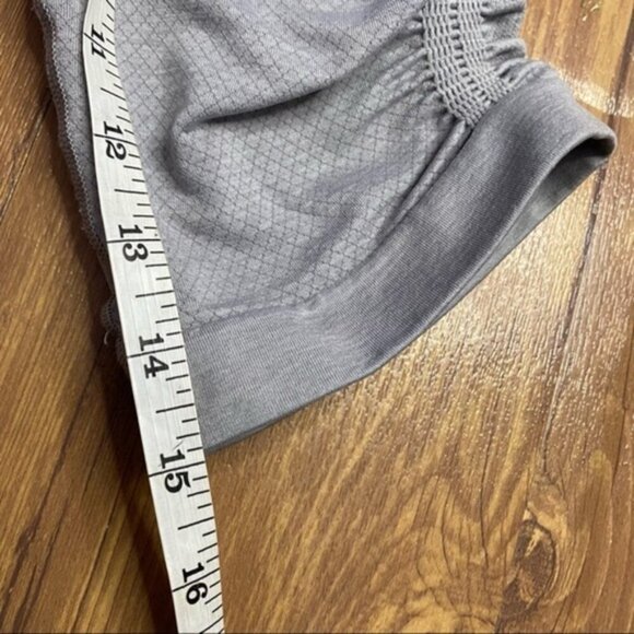 LULULEMON In The Flow Crop II Heathered Medium Grey Size 8 - Picture 10 of 13